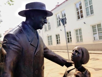 НЕравнодушие хороших людей много  - image.jpg