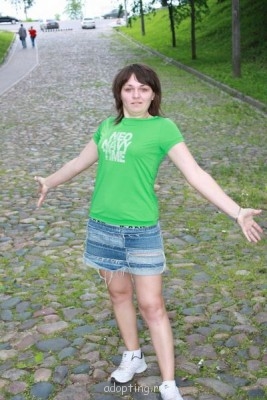 Юбка сшита из обрезков от джинсов.Просто лоскут на лоскут....шовчик и без верложки.