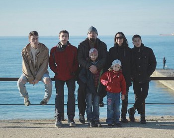 НЕИДЕАЛЬНЫЕ РОДИТЕЛИ - dR5qx74O0Og.jpg