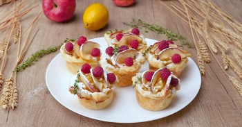 Выпечка - корзинки с яблоками.jpg